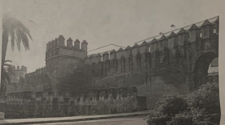 La antigua Sevilla amurallada o casco antiguo